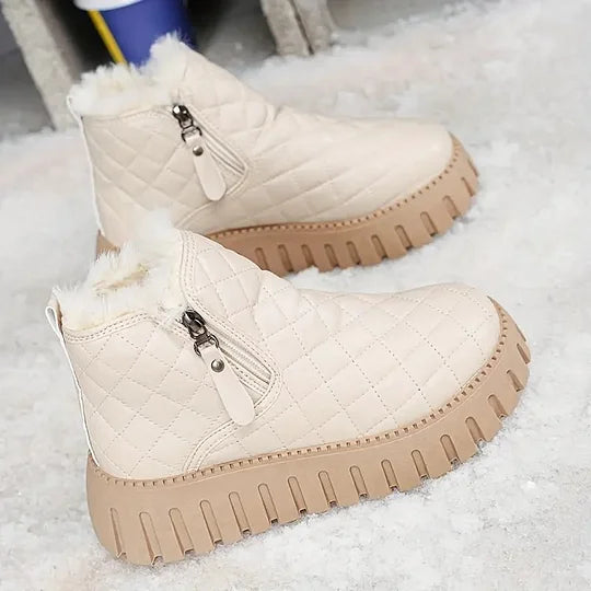 Norissa - スタイリッシュなカジュアルブーツ