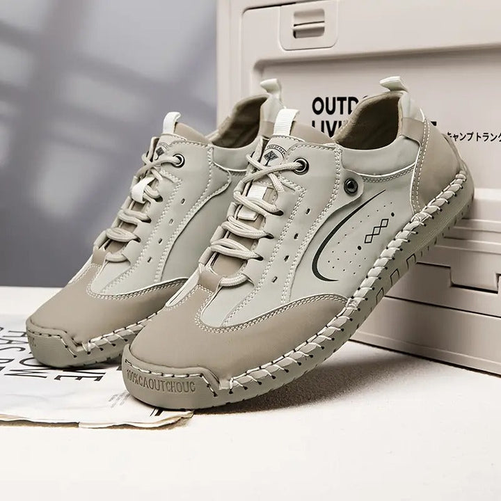 Cyrinae - スタイリッシュなカジュアルシューズ