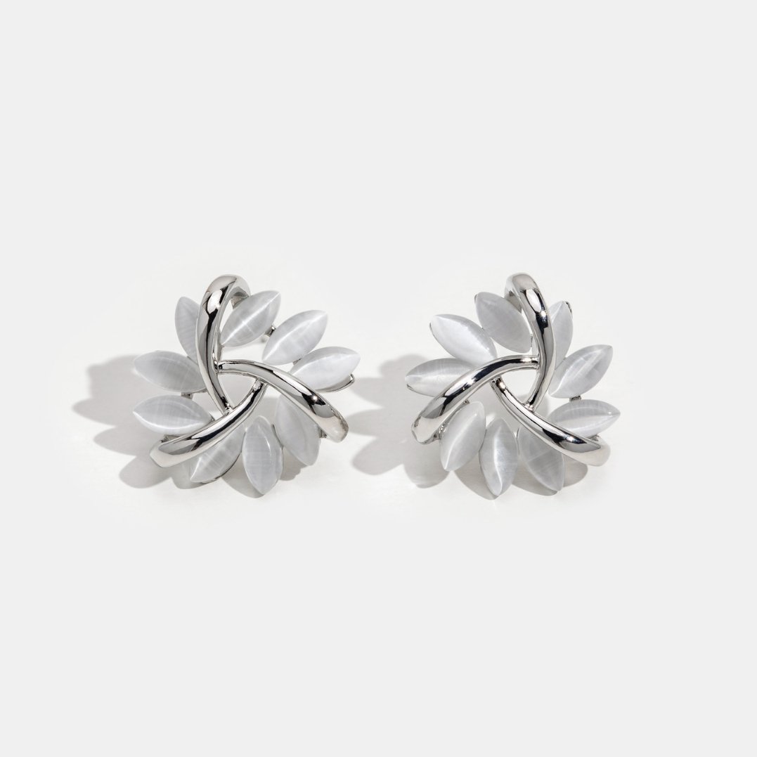 オパールの花柄シルバーイヤリング